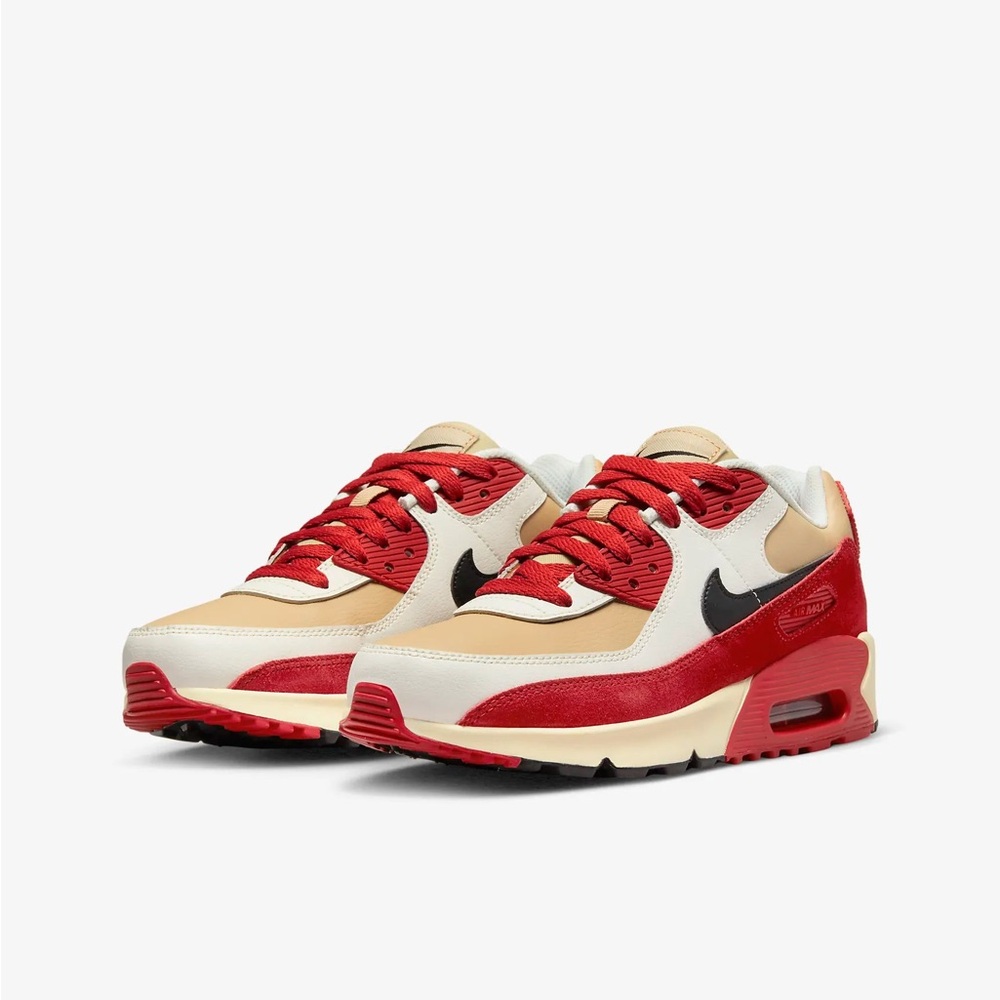Nike Air Max 90 Leather
Sesame Red Clay 7Y or 8.5 women’s